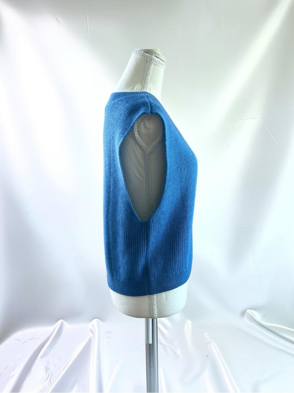 Talbots Blue V-Neck Knit Vest Sweater, Lightweight, Layering, Women's Size M - Picture 3 of 6